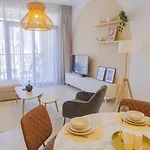 Art-Inspired Apartment Amidst Downtown Dubai