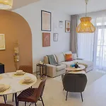 Art-Inspired Apartment Amidst Downtown Dubai